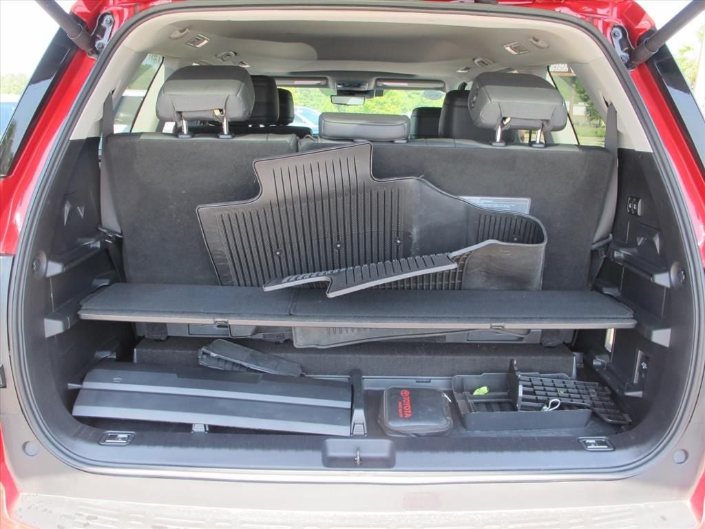 2024 Toyota Sequoia SR5
