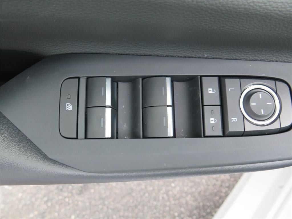 2025 Toyota Prius Plug-In Hybrid XSE