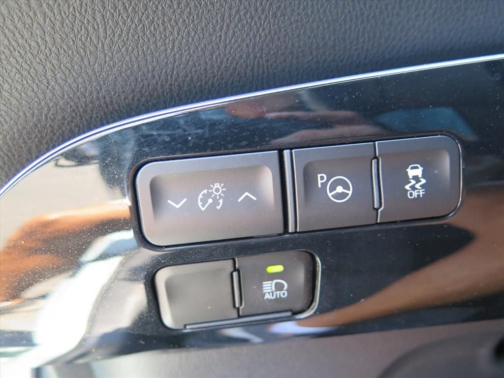 2020 Toyota Prius XLE