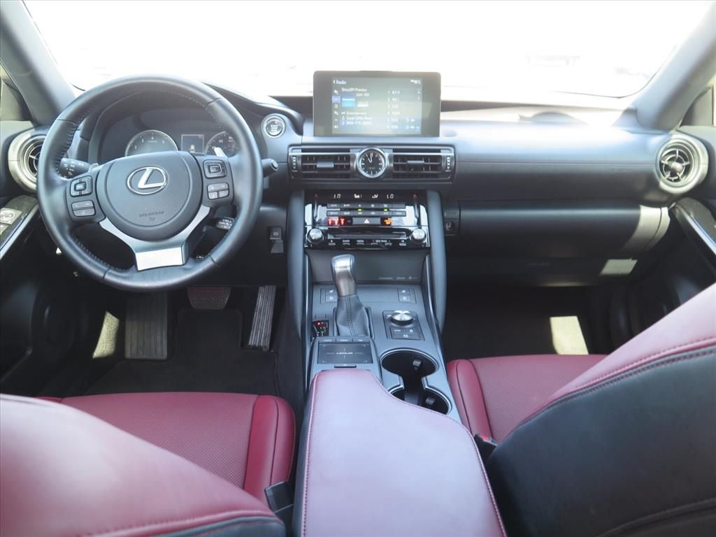 2023 Lexus IS 300