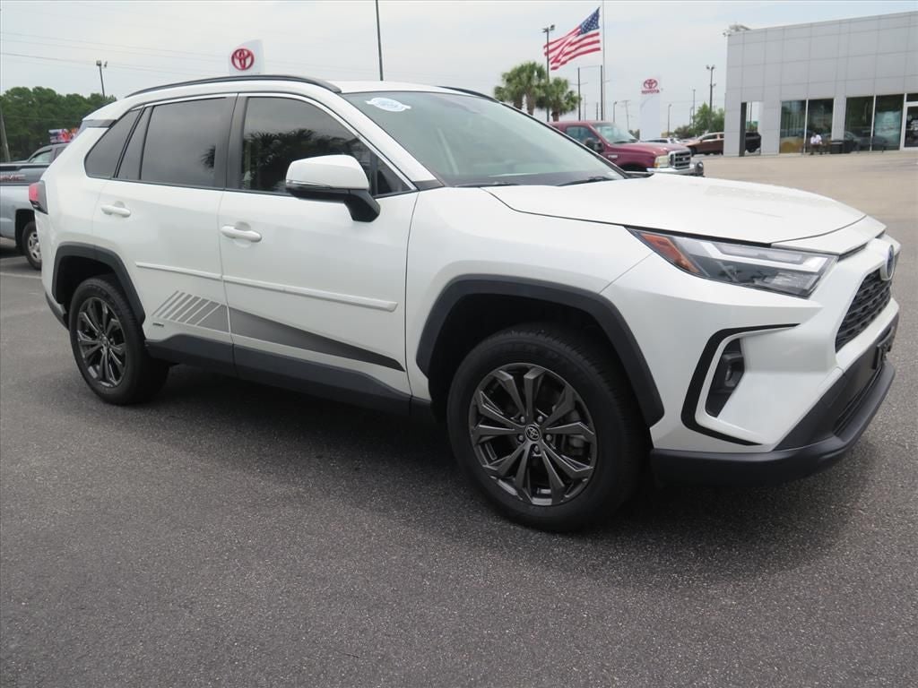 2022 Toyota RAV4 Hybrid XLE Premium
