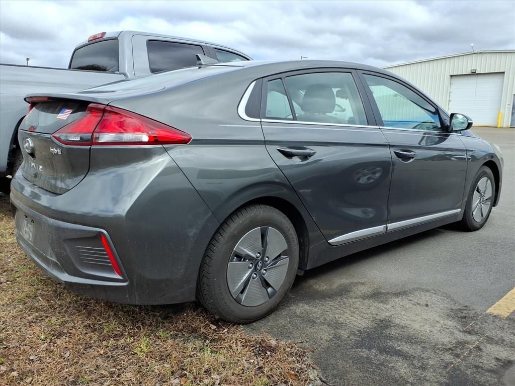 2022 Hyundai Ioniq Hybrid SE