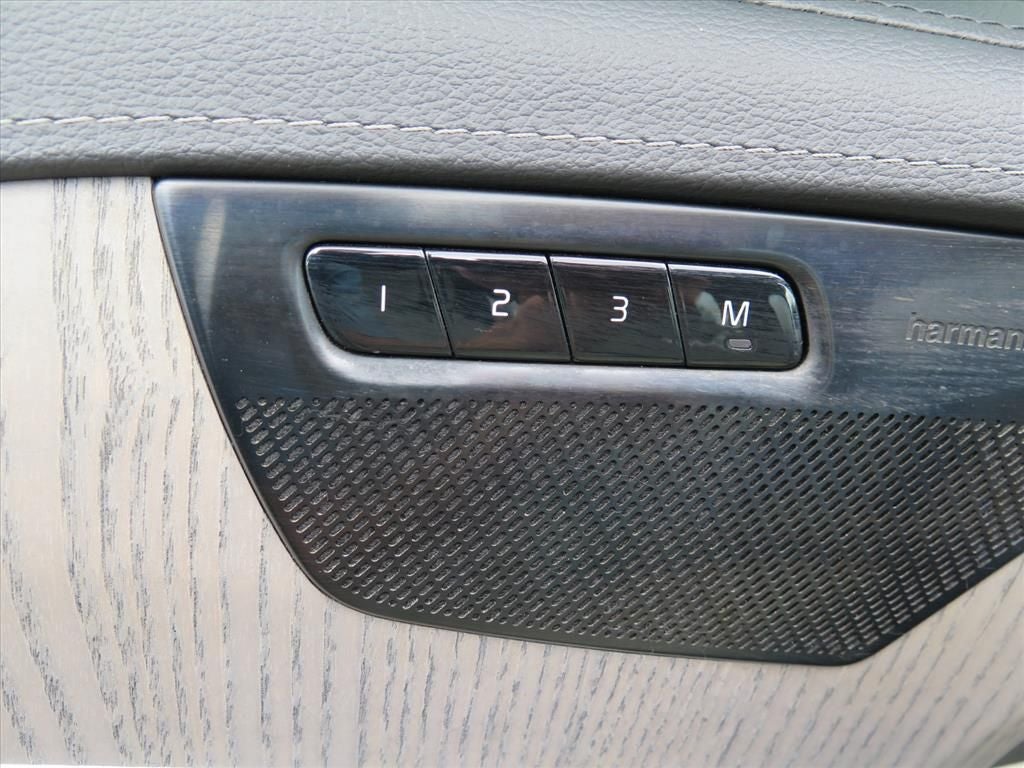 2021 Volvo XC90 T6 Inscription