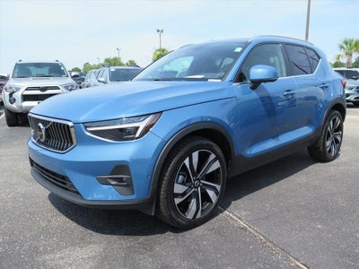 2024 Volvo XC40 B5 Plus Bright Theme