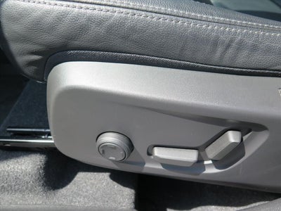 2024 Volvo XC40 B5 Plus Bright Theme