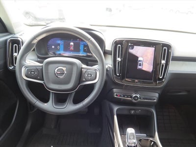 2024 Volvo XC40 B5 Plus Bright Theme