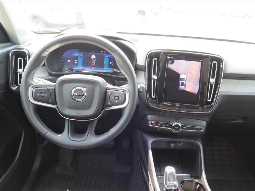 2024 Volvo XC40 B5 Plus Bright Theme