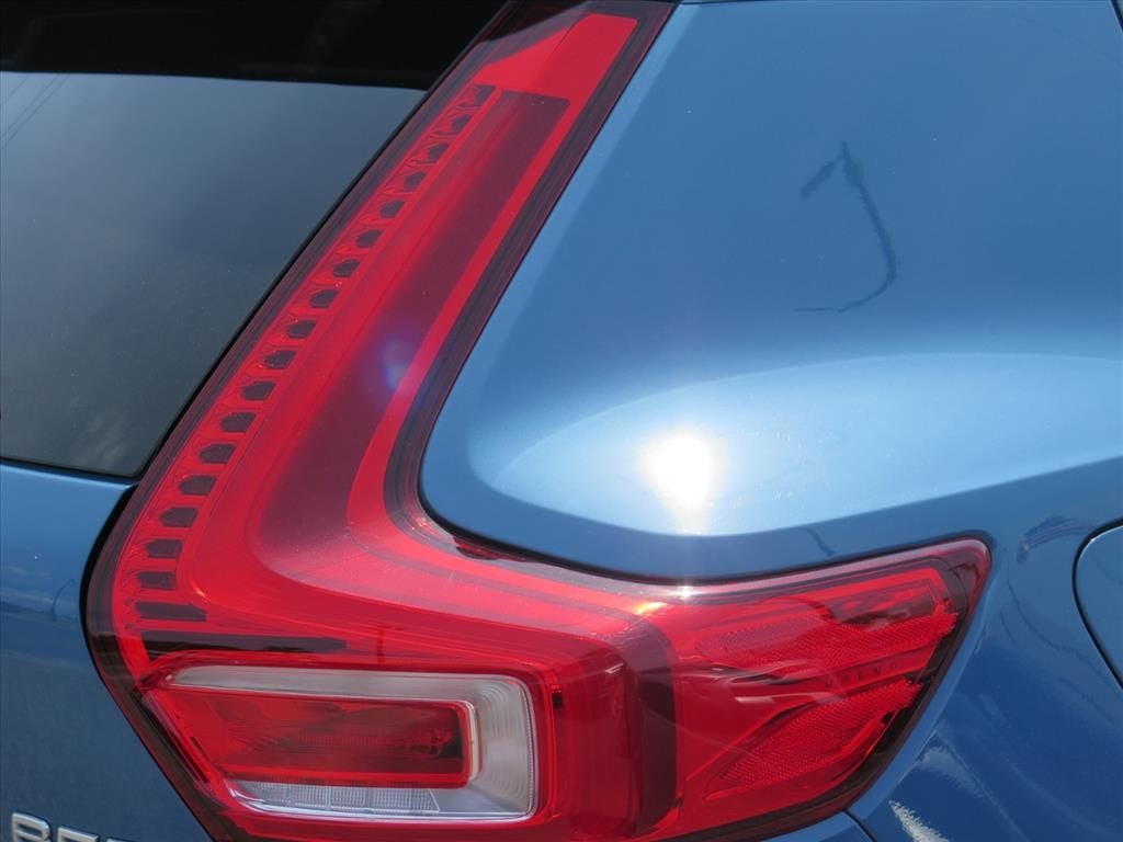 2024 Volvo XC40 B5 Plus Bright Theme