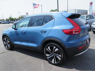 2024 Volvo XC40 B5 Plus Bright Theme